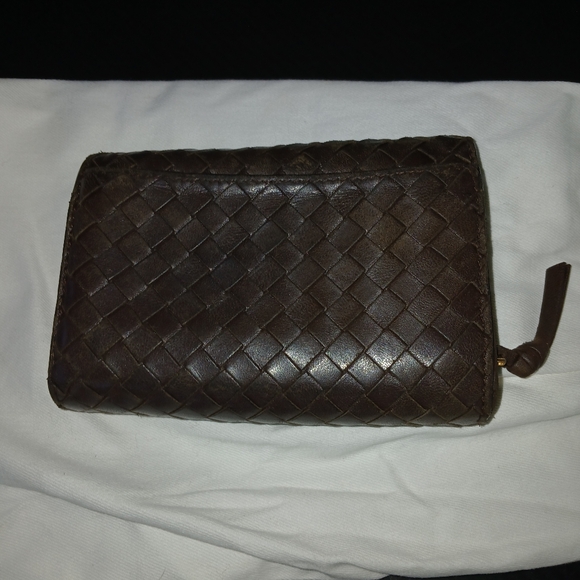 GUC, Bottega Veneta small, brown, woven leather wallet. - Picture 14 of 14